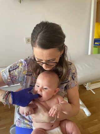 Simona Rusu - terapie craniosacrala pentru bebelusi