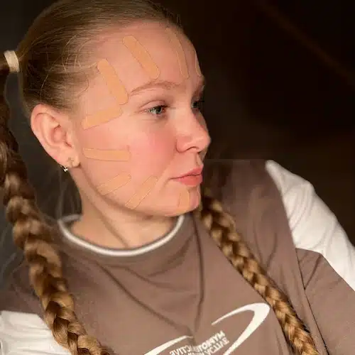 Kinetoterapeut Adina Păiuși, Bio Terra Med Primăverii - recuperare post AVC, beauty taping, kinesio taping corporal, recuperare medicacă, estetică non invaziva